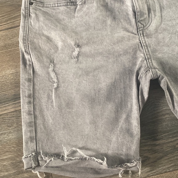 Zara style denim shorts - Picture 4 of 11